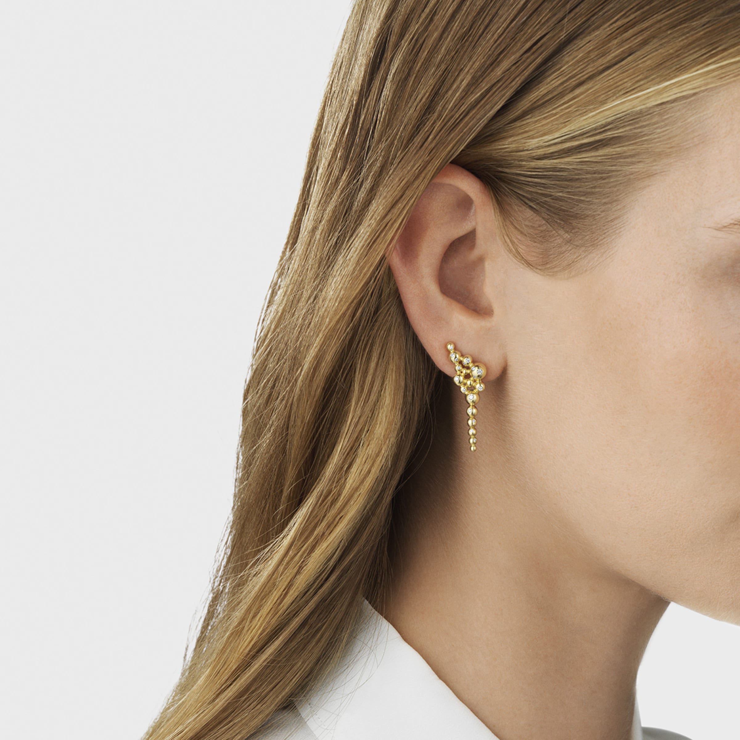 MOONLIGHT GRAPES Ear cuff in 18kt gold and diamonds