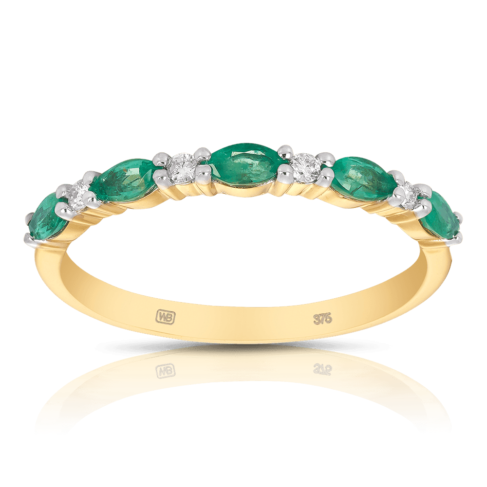 Emerald & Diamond Ring in 9ct Yellow Gold