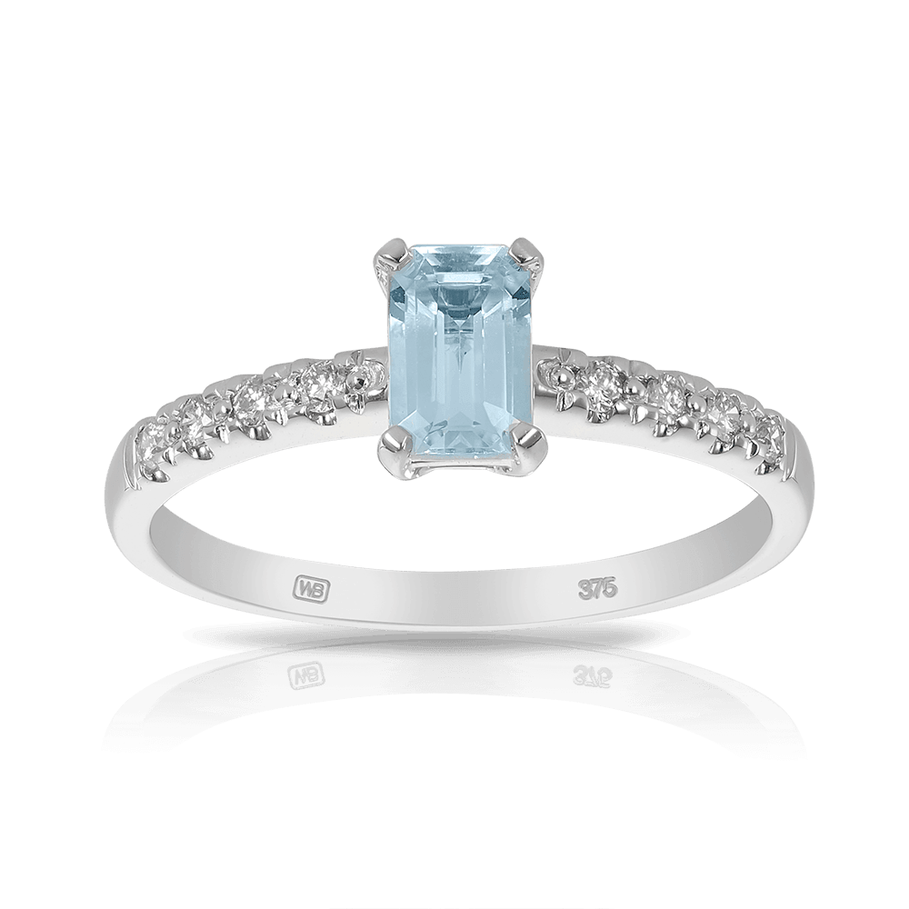 Emerald Cut Aquamarine ring set in 9ct White Gold